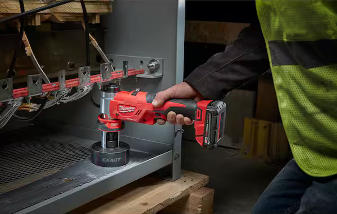 M18 18V Lithium-Ion 1/2 in. to 4 in. Force Logic 6-Ton Cordless Knockout Tool Kit with Die Set, One 2.0Ah Batteries